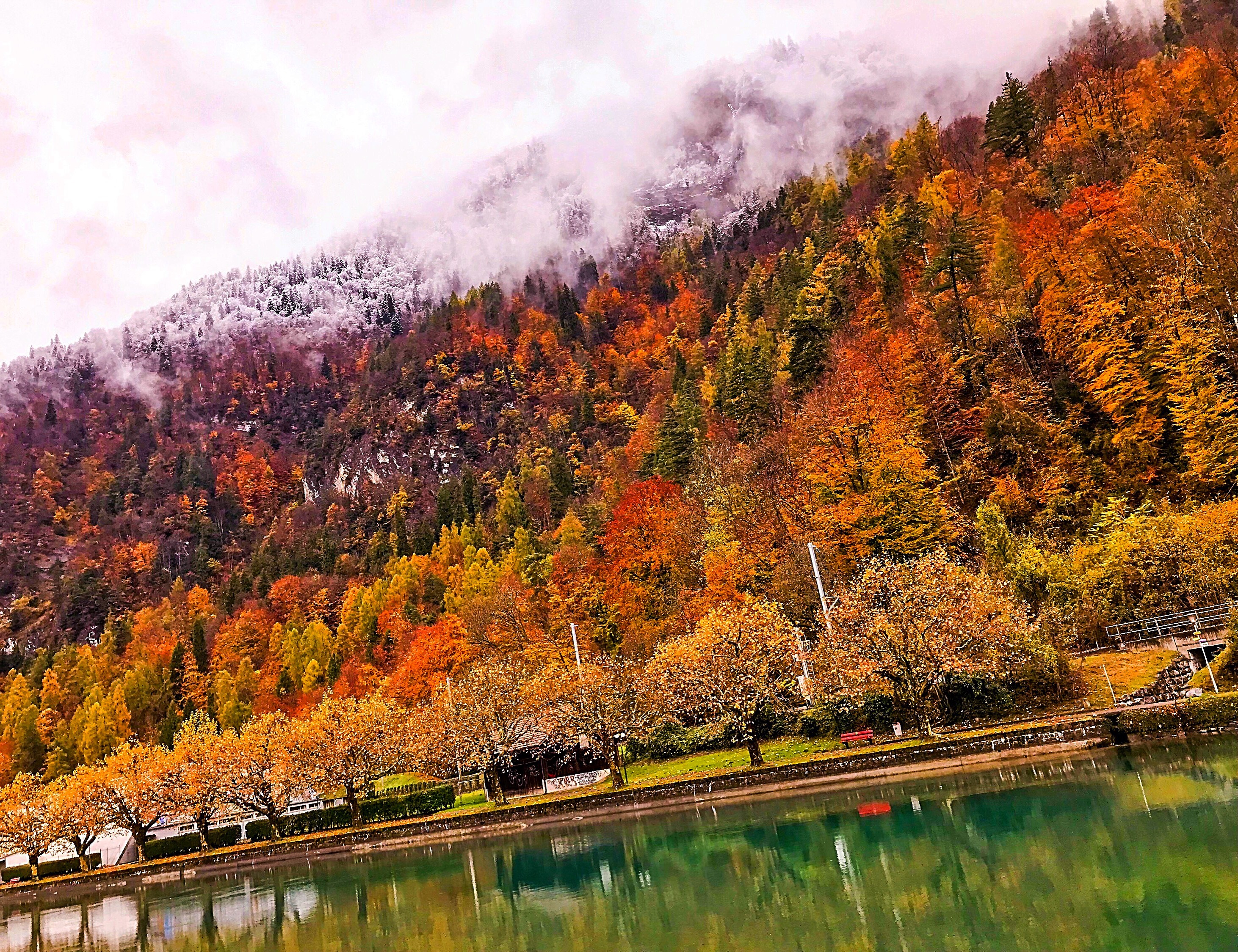 Travel Guides: Interlaken