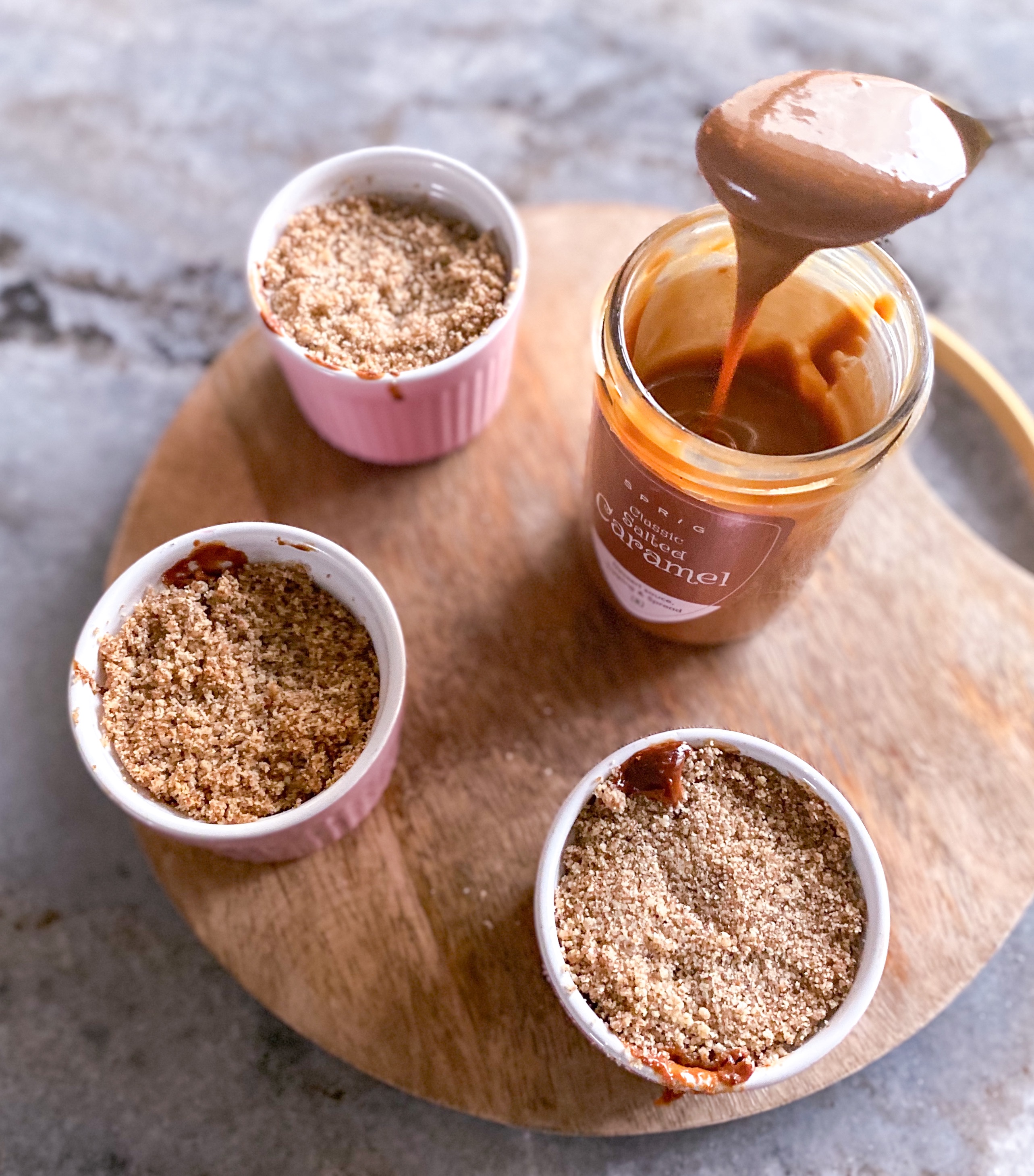 This Salted Caramel Apple Crumble Is The Cosiest Treat