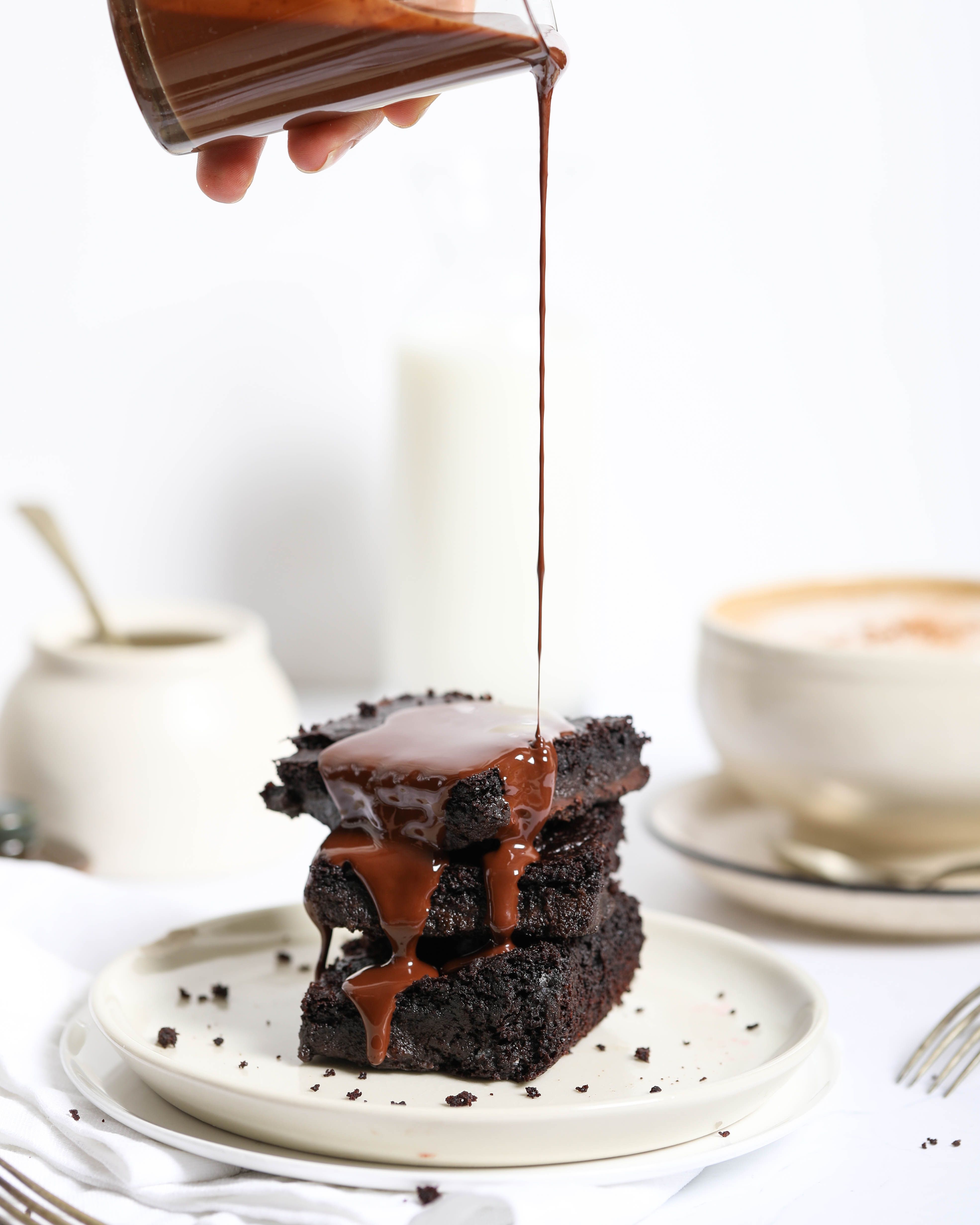 Paleo Recipes: Tahini & Chocolate Brownies