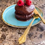 mini eggless chocolate cakes