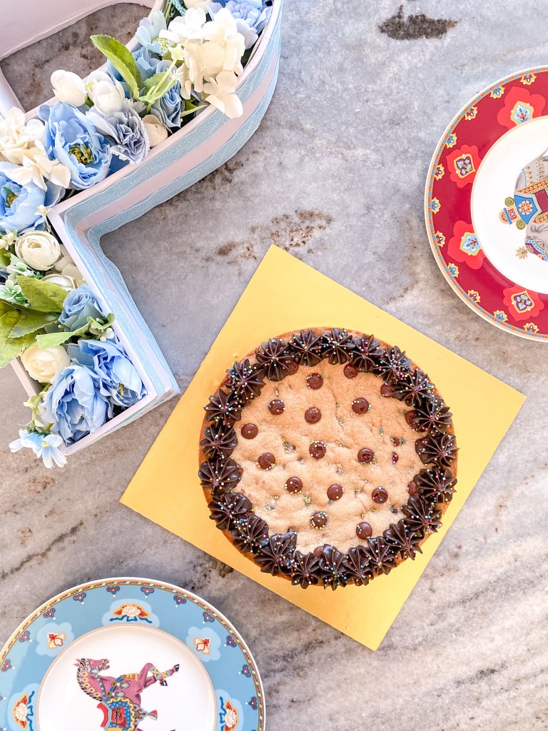 chocolate chip cookie cake