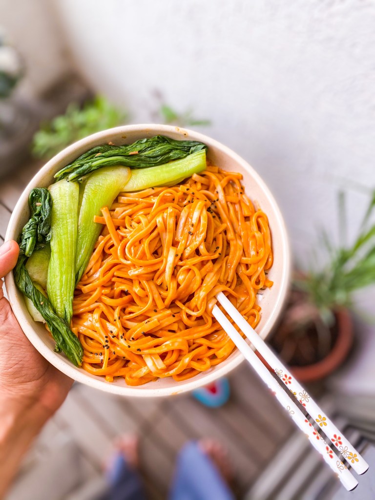 spicy vegan gochujang noodles