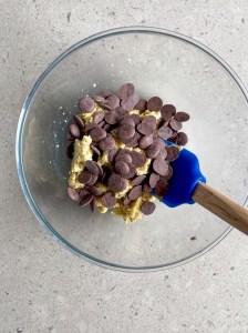 healthy chocolate-chip cookies