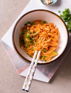 vegan thai red curry noodles