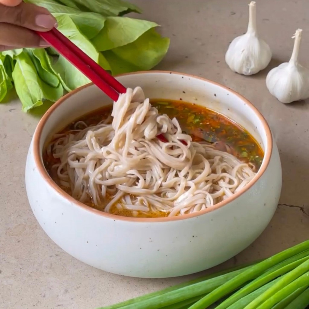 chilli oil noodle soup