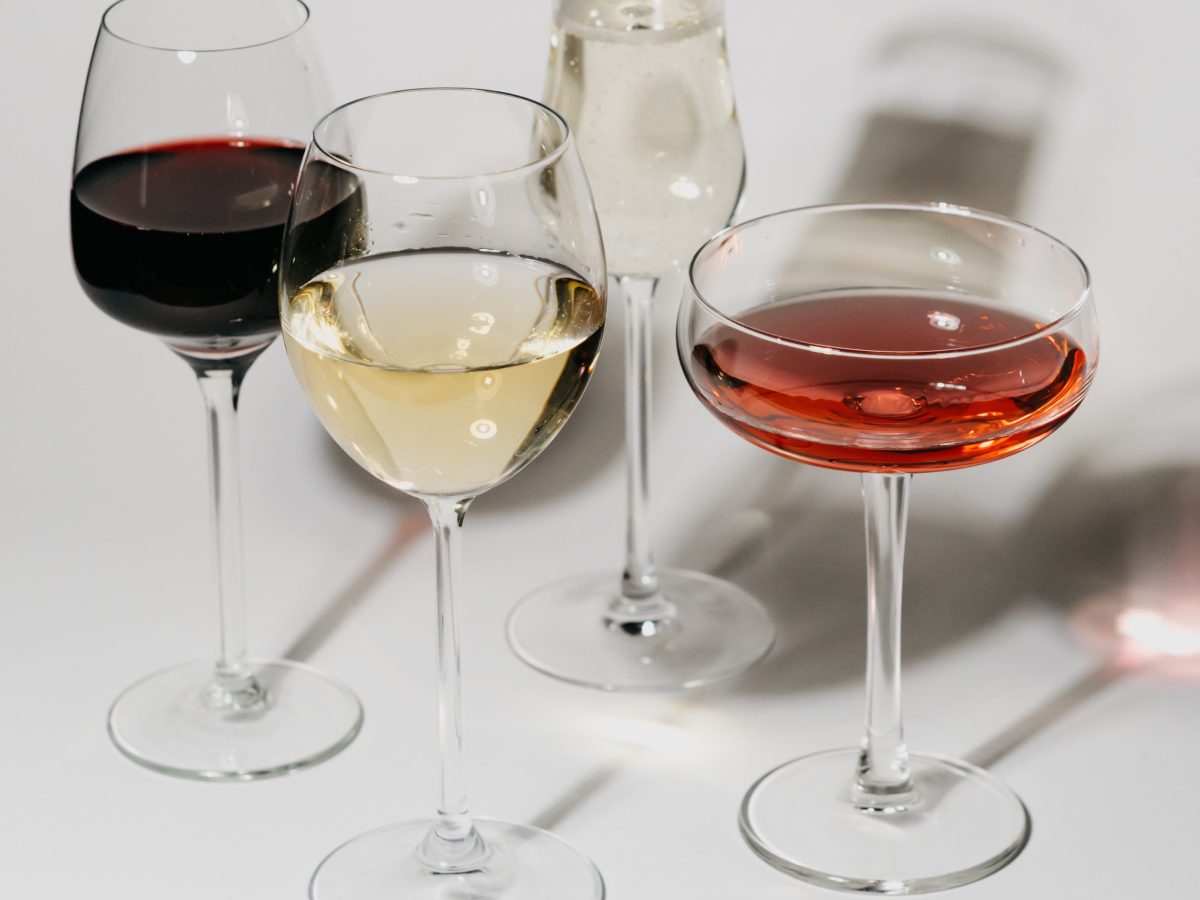 How To Plan A Wine Tasting At Home