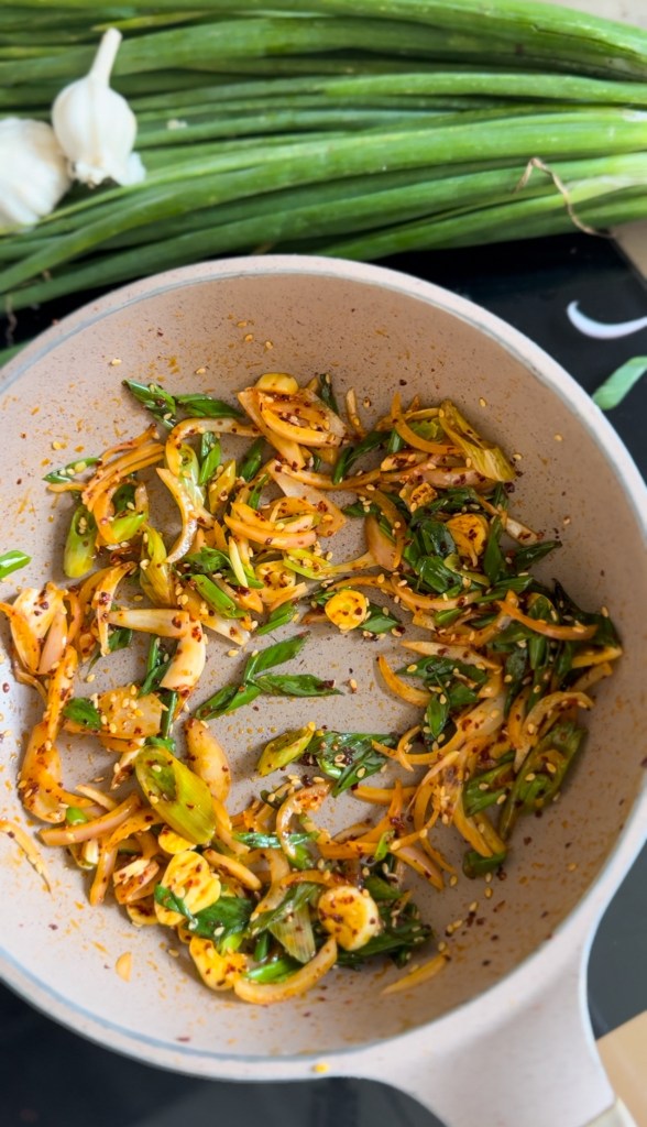 one-pan braised fried saucy eggs