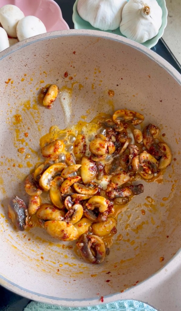 spicy garlicky mushroom pasta