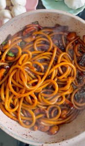 spicy garlic mushroom pasta