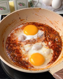 Turkish fried eggs