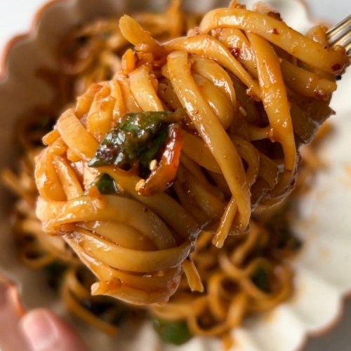 chilli oil basil pasta