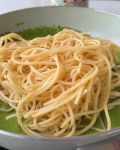 Green Goddess Spinach Pesto Pasta